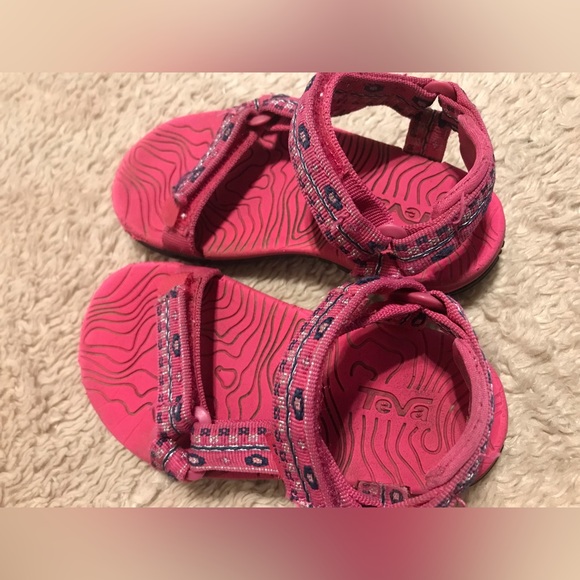 Toddler Little Girls’ Teva Sandals Shoes Pink and Black Size 8 - Picture 4 of 5